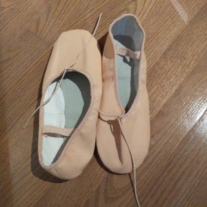 NEW-BALLET SHOES-SIZE 7.5 (9 SHOE SIZE)